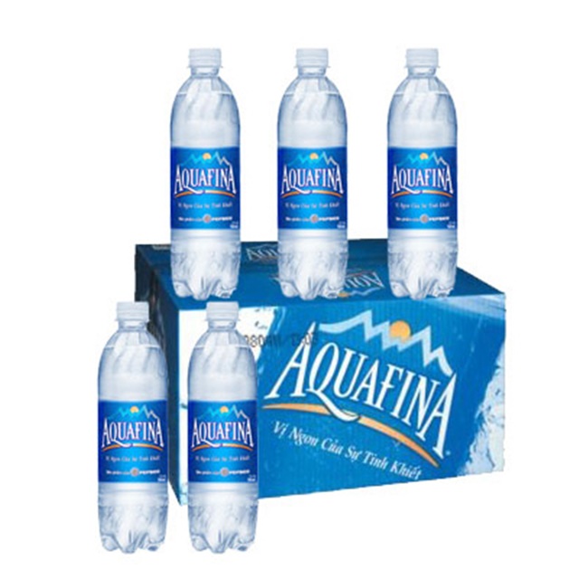 Nước uống Aquafina 500ml có giá 105.000đ/thùng 24 chai