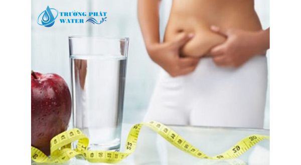 Uống nước đúng cách giúp giảm cân