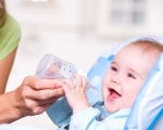 Trẻ sơ sinh uống nước lọc được không?